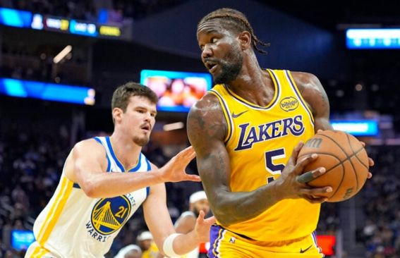 deandre-ayton-harus-menepi-saat-melawan-utah-jazz